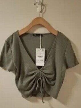 Zara Ruched Ribbed Green Crop Top😀